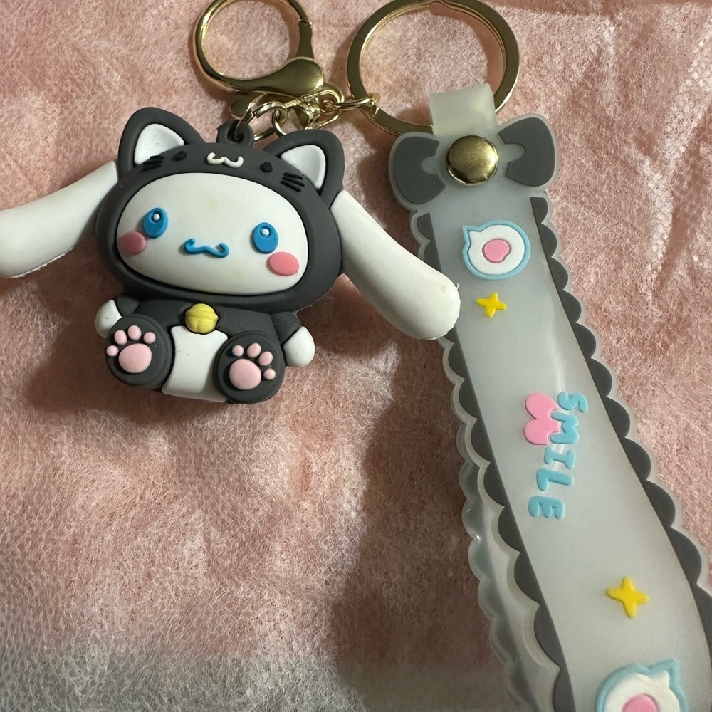 Cinnamon rolls key chain